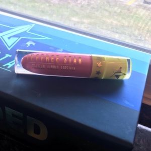 Jeffree Star mystery shade from summer box.